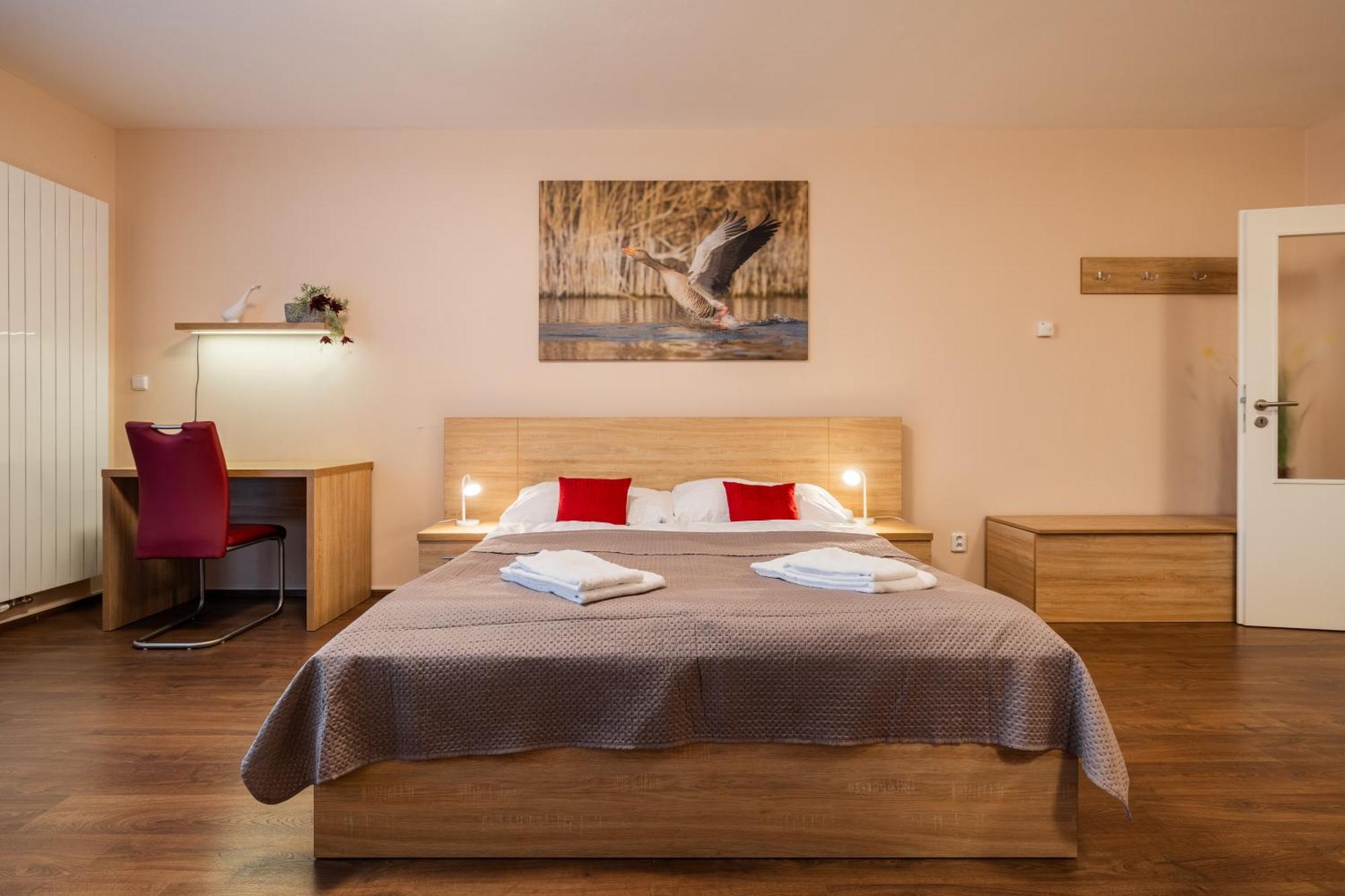 Apartmany Viva Třeboň Exteriör bild
