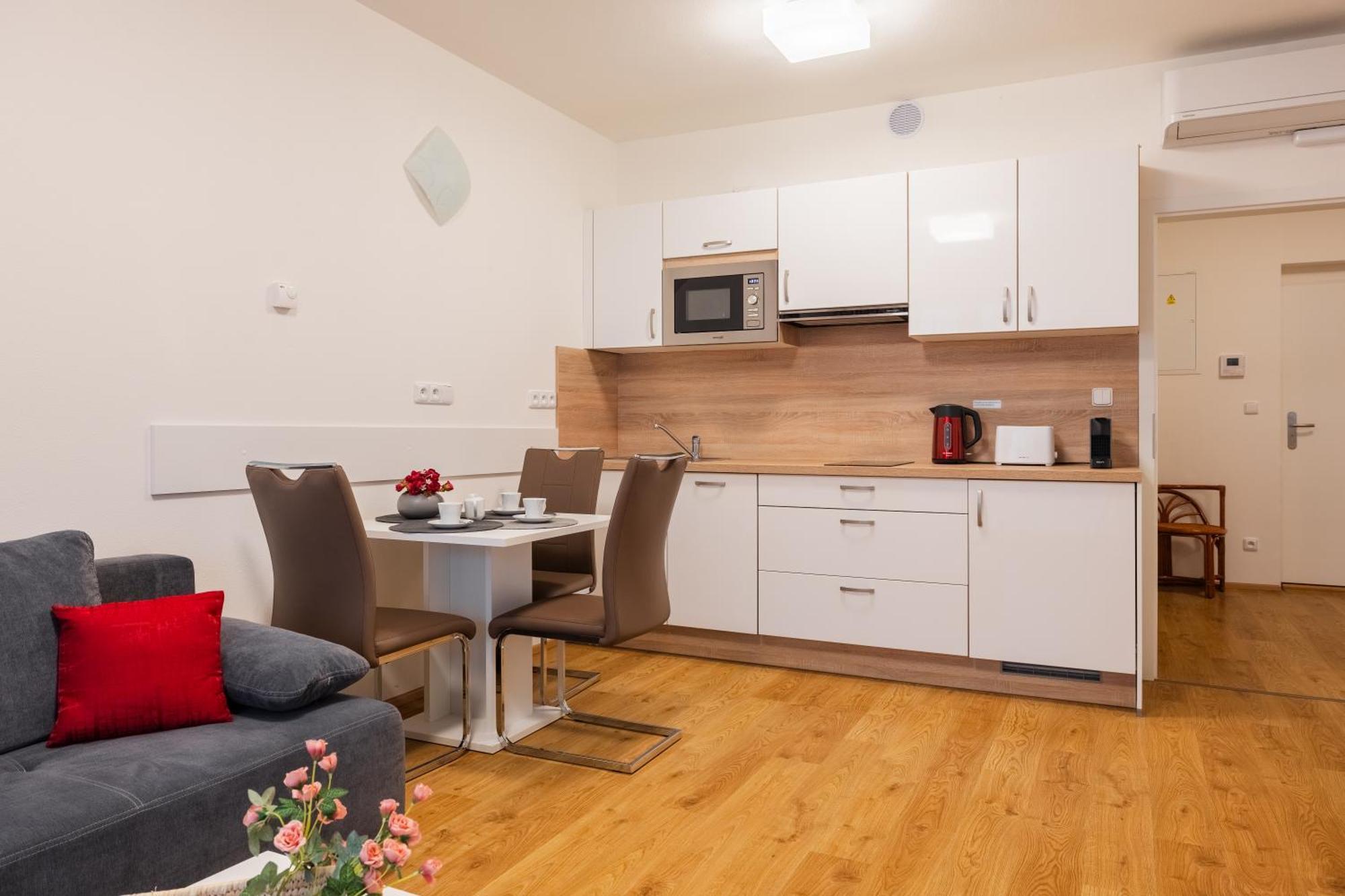 Apartmany Viva Třeboň Exteriör bild